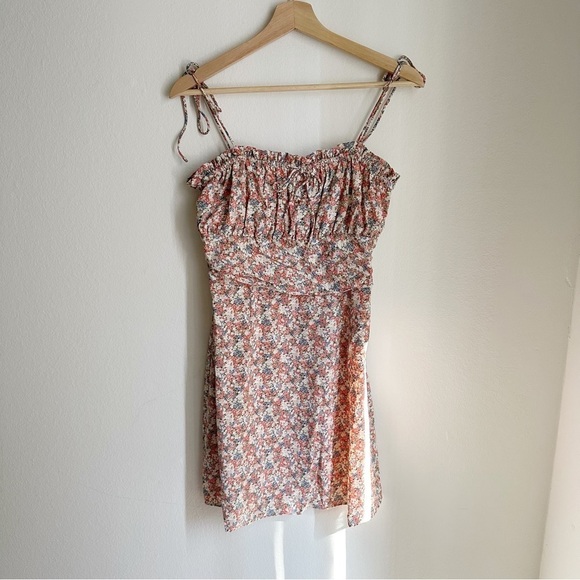 On You Floral sleeveless mini dress NWT - Picture 3 of 5